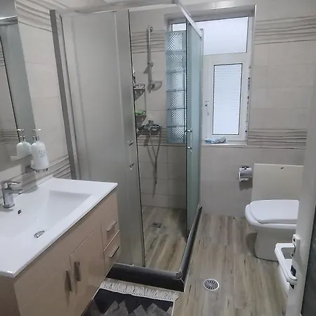 The Guest 2 Bedrooms * Fier