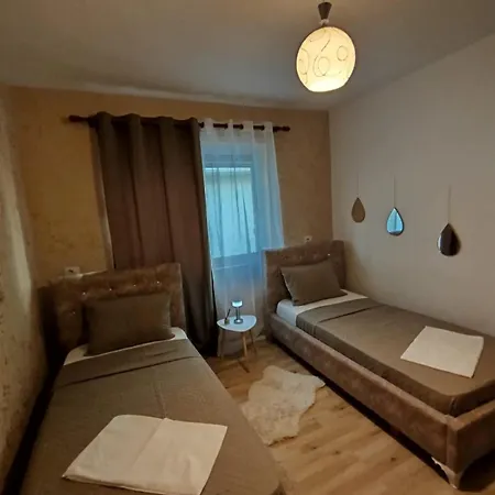 The Guest 2 Bedrooms Lägenhet Fier