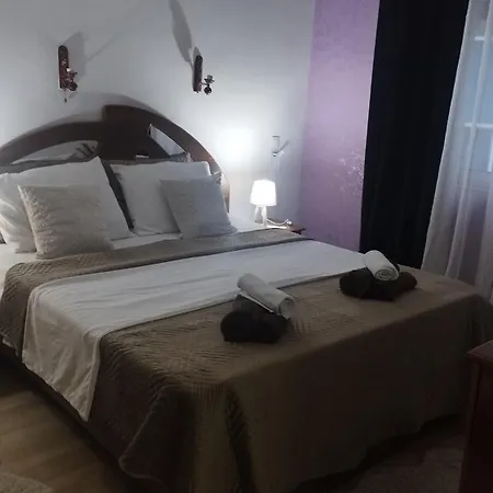 The Guest 2 Bedrooms アパート フィエル